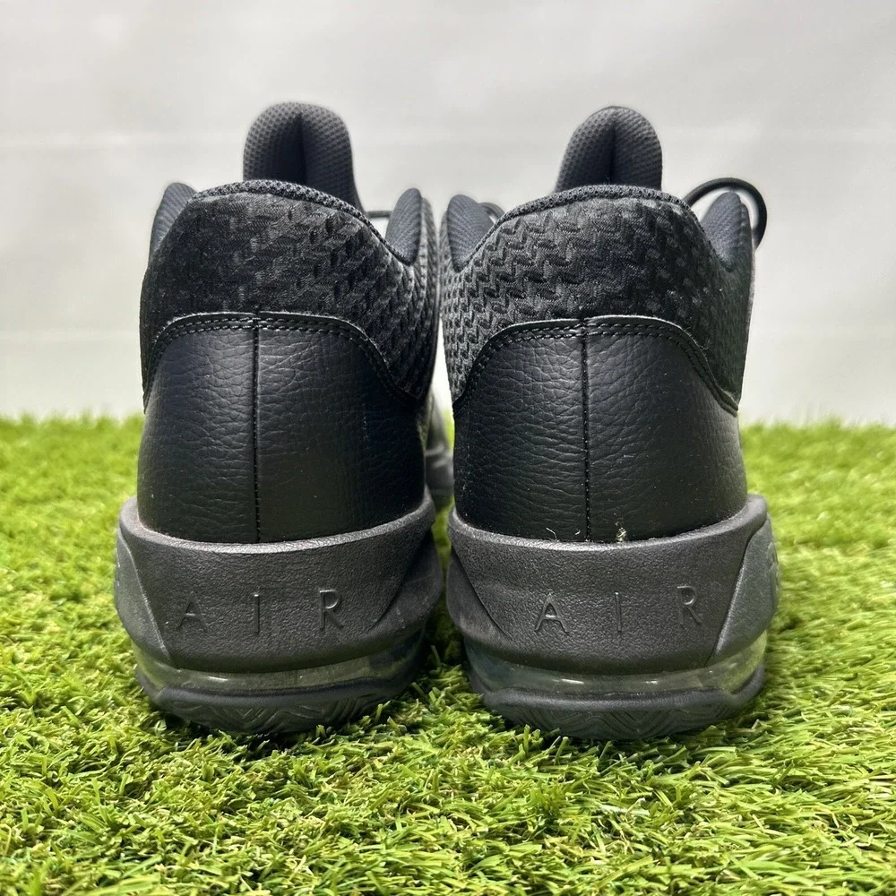 Nike Mens Air‎ Jordan Max Aura 3 Sz 10 Black leather CZ4167-001 Triple Black